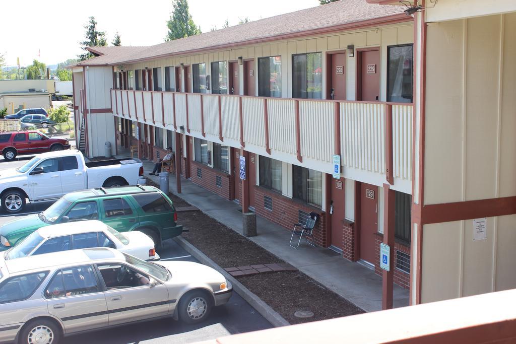 فايف Kings Motor Inn المظهر الخارجي الصورة